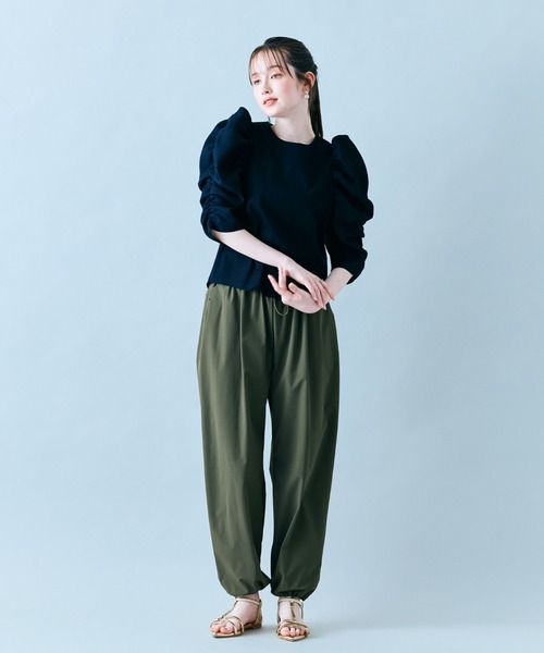 Audie a Muses(オーディアミューズ)の「異素材ボリュームスリーブカットソー(Tシャツ/カットソー・レディース・ブラック/オフホワイト・38/42)」の13枚目の写真