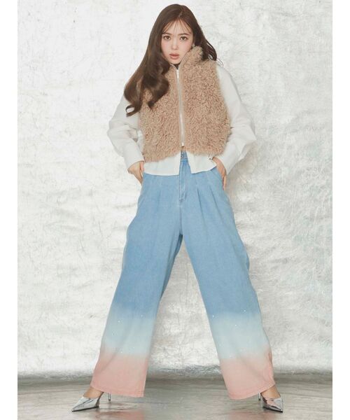 CALNAMUR（カルナムール）の「グラデーションデニムパンツ（デニムパンツ・レディース・ライトブルー/グレー・SMALL/MEDIUM）」の6枚目の写真