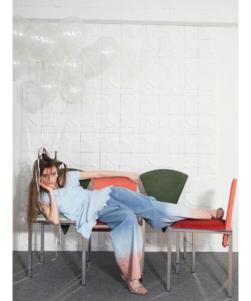 CALNAMUR（カルナムール）の「グラデーションデニムパンツ（デニムパンツ・レディース・ライトブルー/グレー・SMALL/MEDIUM）」の9枚目の写真