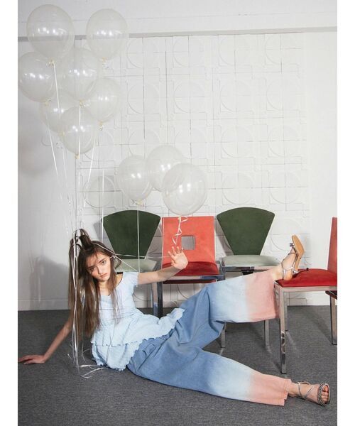 CALNAMUR（カルナムール）の「グラデーションデニムパンツ（デニムパンツ・レディース・ライトブルー/グレー・SMALL/MEDIUM）」の10枚目の写真