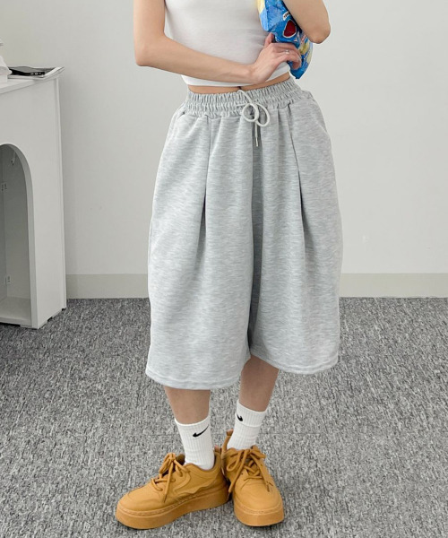 VIVID LADY(ビビッドレディー)の「バミューダ ワイド スウェットパンツ(スウェットパンツ・レディース・ブラック/グレー/ライトグレー・FREE)」の5枚目の写真