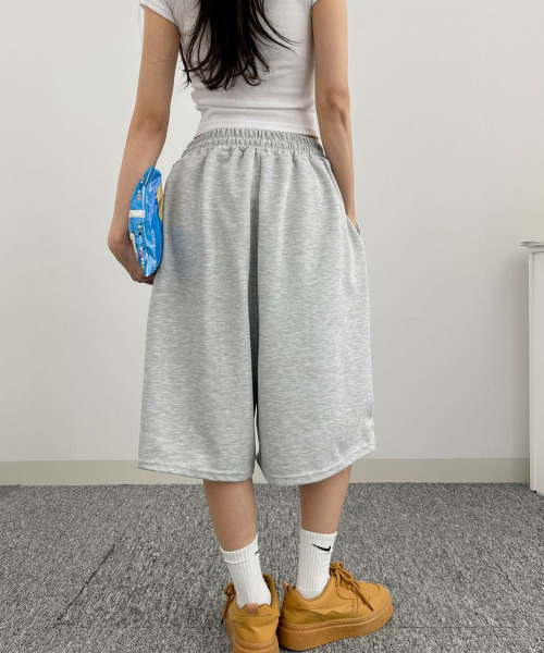 VIVID LADY(ビビッドレディー)の「バミューダ ワイド スウェットパンツ(スウェットパンツ・レディース・ブラック/グレー/ライトグレー・FREE)」の14枚目の写真