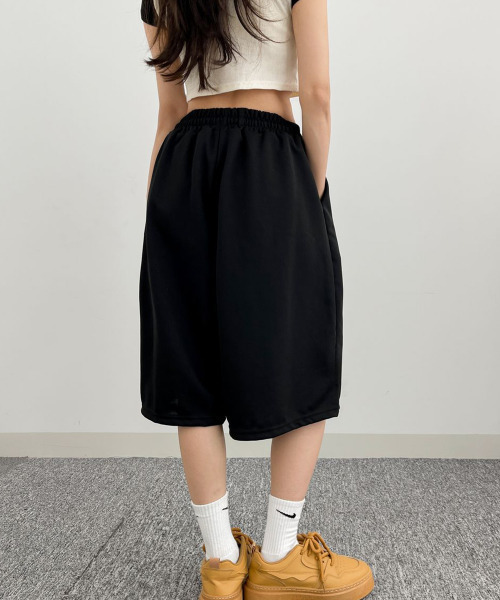 VIVID LADY(ビビッドレディー)の「バミューダ ワイド スウェットパンツ(スウェットパンツ・レディース・ブラック/グレー/ライトグレー・FREE)」の8枚目の写真