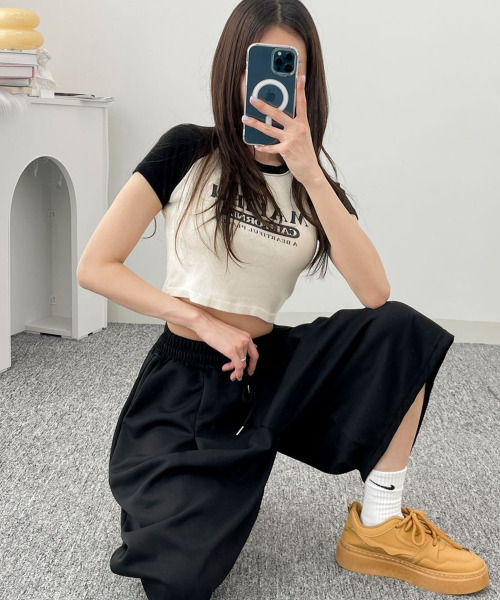 VIVID LADY(ビビッドレディー)の「バミューダ ワイド スウェットパンツ(スウェットパンツ・レディース・ブラック/グレー/ライトグレー・FREE)」の18枚目の写真