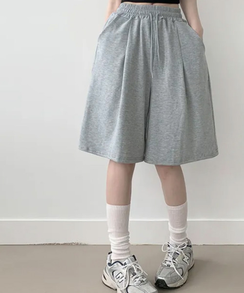 VIVID LADY(ビビッドレディー)の「バミューダ ワイド スウェットパンツ(スウェットパンツ・レディース・ブラック/グレー/ライトグレー・FREE)」の10枚目の写真