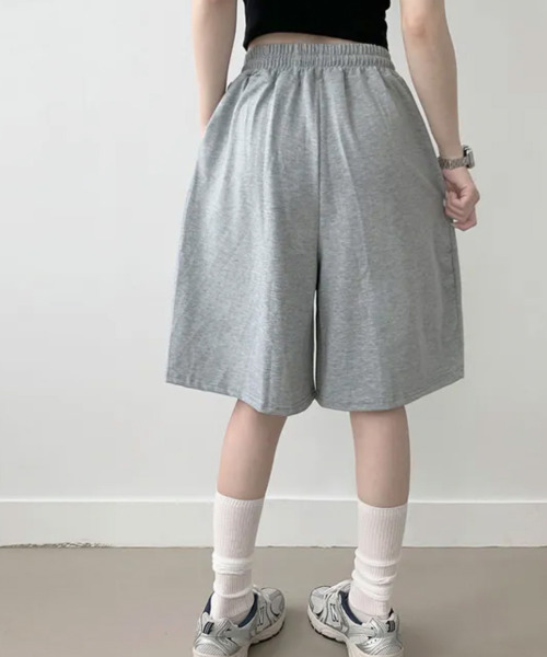 VIVID LADY(ビビッドレディー)の「バミューダ ワイド スウェットパンツ(スウェットパンツ・レディース・ブラック/グレー/ライトグレー・FREE)」の12枚目の写真