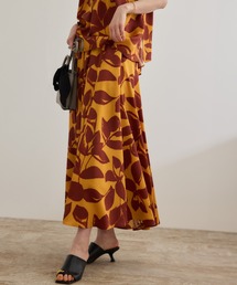 DEVEAUXジオメトリックフラワーイージースカート