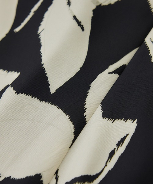 ROPE'（ロペ）の「DEVEAUXジオメトリックフラワーイージースカート（スカート・レディース・ブラック/オレンジ・38/36）」の9枚目の写真