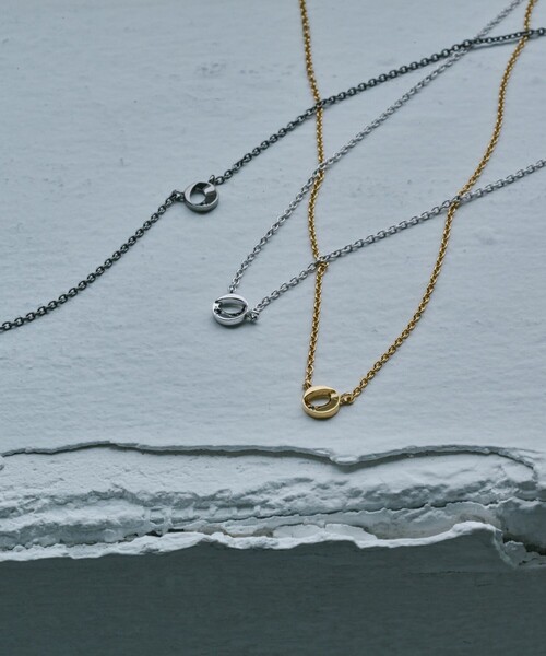 and cloud(アンドクラウド)の「Nocturnal Phases Necklace(ネックレス・レディース・ブラック/イエローゴールド/シルバー・FREE)」の3枚目の写真