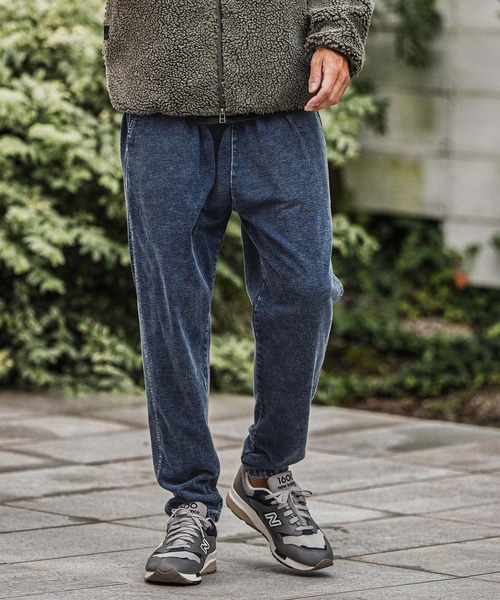 CAMBIO(カンビオ)の「mp13914-Chemical Wash Indigo Sweat Tuck Pants スウェットパンツ(スウェットパンツ・メンズ・インディゴブルー/ブルー・S/M/L)」の1枚目の写真