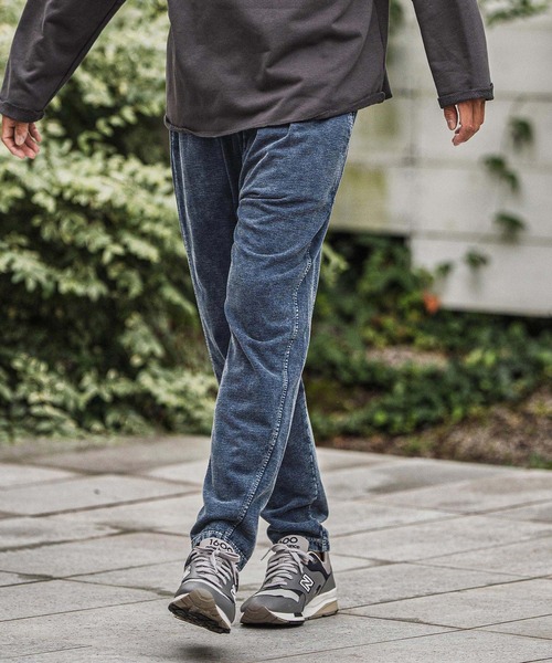 CAMBIO(カンビオ)の「mp13914-Chemical Wash Indigo Sweat Tuck Pants スウェットパンツ(スウェットパンツ・メンズ・インディゴブルー/ブルー・S/M/L)」の4枚目の写真