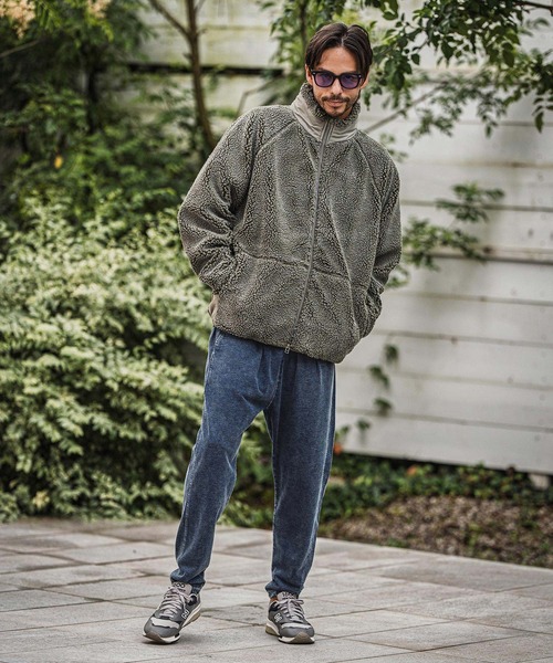 CAMBIO(カンビオ)の「mp13914-Chemical Wash Indigo Sweat Tuck Pants スウェットパンツ(スウェットパンツ・メンズ・インディゴブルー/ブルー・S/M/L)」の8枚目の写真