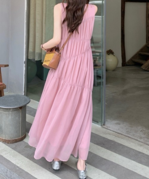 クルーネック袖なしワンピース（ワンピース）｜Aelina（エリナ）の