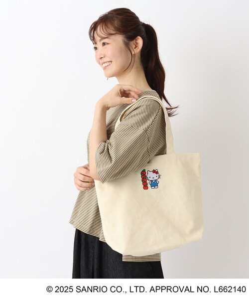 one'sterrace（ワンズテラス）の「【ワンズテラス限定】サンリオキャラクターズ コントラリーバッグ ハローキティ（トートバッグ・レディース・アイボリー系8・99）」の9枚目の写真