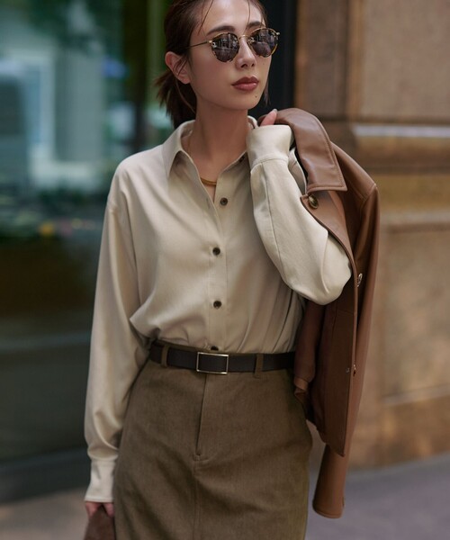 新品タグ付き【美品】23区　スエーディーサテンシャツ　完売品 見上愛さん着用/Oggi10月号掲載/洗える】スエーディーサテン シャツ