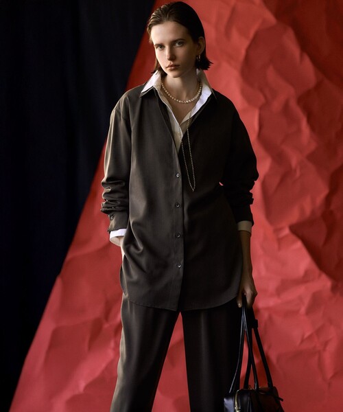 見上愛さん着用/Oggi10月号掲載/洗える】スエーディーサテン シャツ