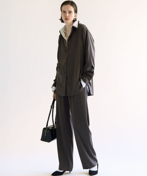 新品タグ付き【美品】23区　スエーディーサテンシャツ　完売品 見上愛さん着用/Oggi10月号掲載/洗える】スエーディーサテン シャツ