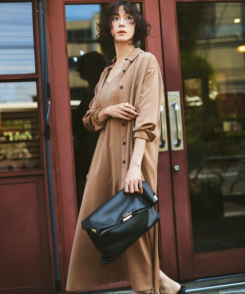 見上愛さん着用/Oggi10月号掲載/洗える】スエーディーサテン シャツ