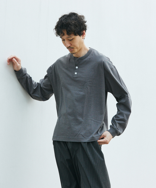 Healthknit（ヘルスニット）の「Health knit / ヘルスニット 別注 ヘンリー ネックロンT（Tシャツ/カットソー・メンズ・ホワイト/ブラウン/ブラック/グレー・MEDIUM/LARGE）」の5枚目の写真