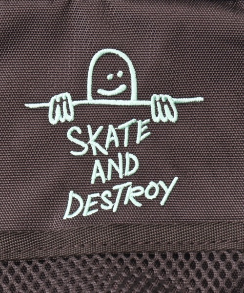 BACKYARD FAMILY(バックヤードファミリー)の「THRASHER 縦型ショルダーバッグ(ショルダーバッグ・レディース・ブラック×ライム/ブラック×ホワイト/ホワイト×ブラック・FREE)」の8枚目の写真