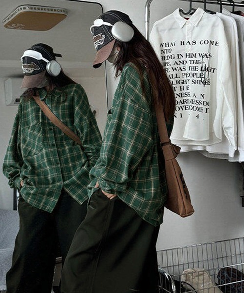 VIBGYOR（ヴィブジョー）の「ユニセックス ルーズチェックシャツ/韓国 ストリート(CZ)（シャツ/ブラウス・レディース・ブラウン/レッド/ブルー/グリーン・MEDIUM/LARGE）」の6枚目の写真