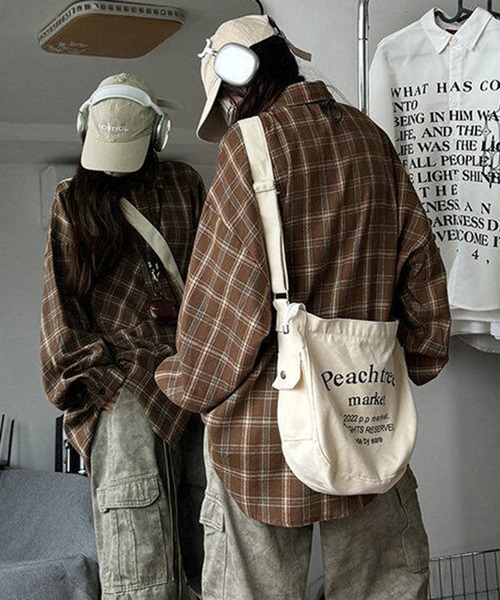 VIBGYOR（ヴィブジョー）の「ユニセックス ルーズチェックシャツ/韓国 ストリート(CZ)（シャツ/ブラウス・レディース・ブラウン/レッド/ブルー/グリーン・MEDIUM/LARGE）」の10枚目の写真