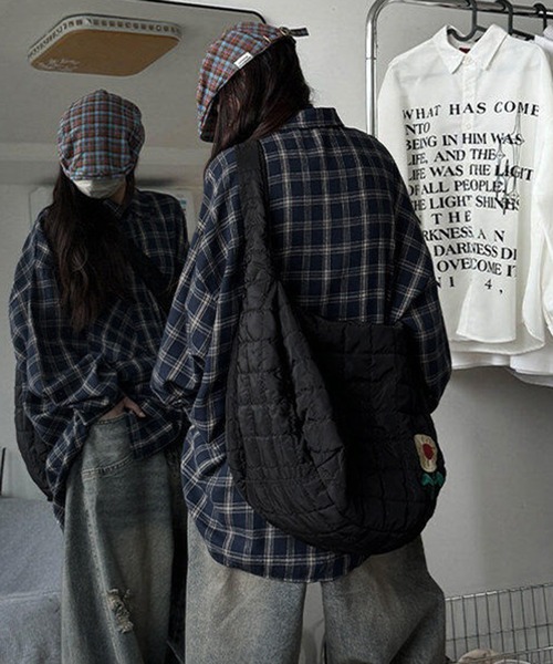 VIBGYOR（ヴィブジョー）の「ユニセックス ルーズチェックシャツ/韓国 ストリート(CZ)（シャツ/ブラウス・レディース・ブラウン/レッド/ブルー/グリーン・MEDIUM/LARGE）」の16枚目の写真