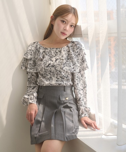 Ambre Neige（アンブルネージュ）の「shoulder ribbon flill blouse / ショルダーリボンフリルブラウス（シャツ/ブラウス・レディース・ブラック系その他/オフホワイト/ブラック・FREE）」の2枚目の写真