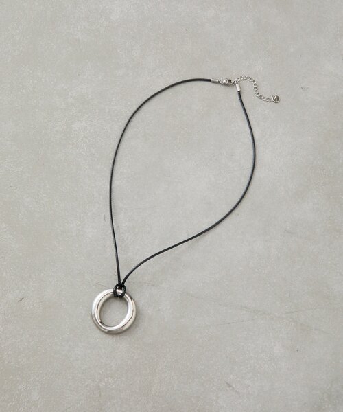 SHENERY(シーナリー)の「モチーフレザーネックレス(ネックレス・レディース・シルバー/ゴールド・FREE)」の3枚目の写真