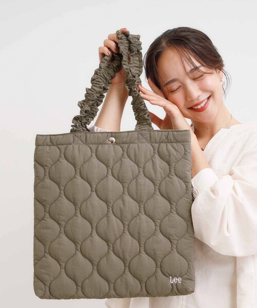 Lee(リー)の「【Lee別注】キルトトートバッグ(トートバッグ・レディース・ナチュラル/アイボリー系7/ブラック/カーキ/ピンク系9・00)」の5枚目の写真
