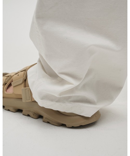 TODAYFUL（トゥデイフル）の「Boyfriend Cotton Pants（デニムパンツ・レディース・ブラック/ホワイト・36inch/38inch）」の13枚目の写真