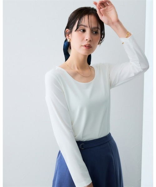 7days Life Styling（セブンデイズライフスタイリング）の「【選べる首元デザイン】透け対策　シルケット加工ダブルフロント長袖トップス（Tシャツ/カットソー・レディース・オフホワイト/ブラック・M/L/LL/3L）」の6枚目の写真