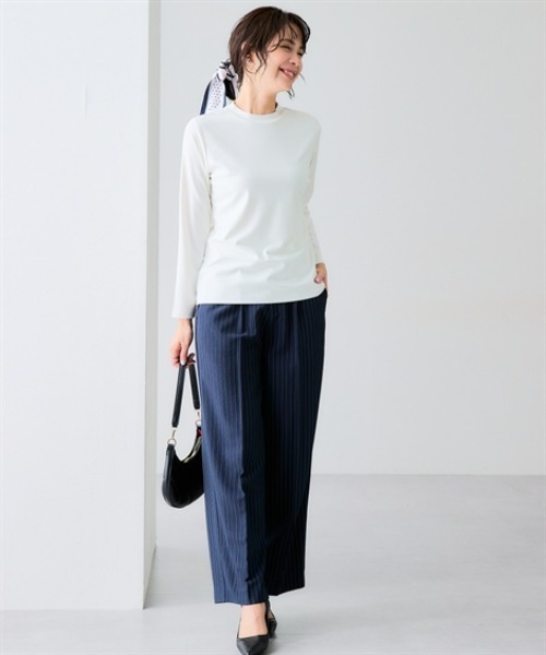 7days Life Styling（セブンデイズライフスタイリング）の「【選べる首元デザイン】透け対策　シルケット加工ダブルフロント長袖トップス（Tシャツ/カットソー・レディース・オフホワイト/ブラック・M/L/LL/3L）」の10枚目の写真