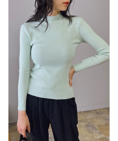 Doumoi（ドゥモエ）の「無地ニットハイネックプルオーバー（ニット/セーター・レディース・ベージュ/ミント/パープル/イエロー/ホワイト/グリーン/ピンク/レッド/ブラック/ピンク系その他/グレー/ブルー・FREE）」の6枚目の写真