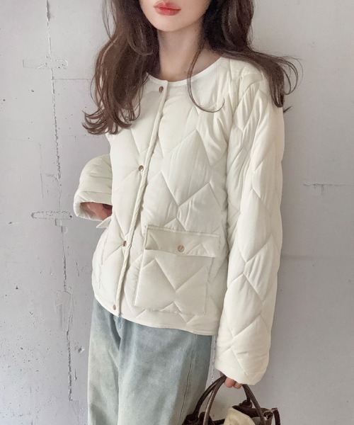 LAUIR(ラウアー)の「金釦キルティングジャケット(ノーカラージャケット・レディース・アイボリー/ブラック/ブラウン・MEDIUM/X-LARGE/LARGE)」の6枚目の写真