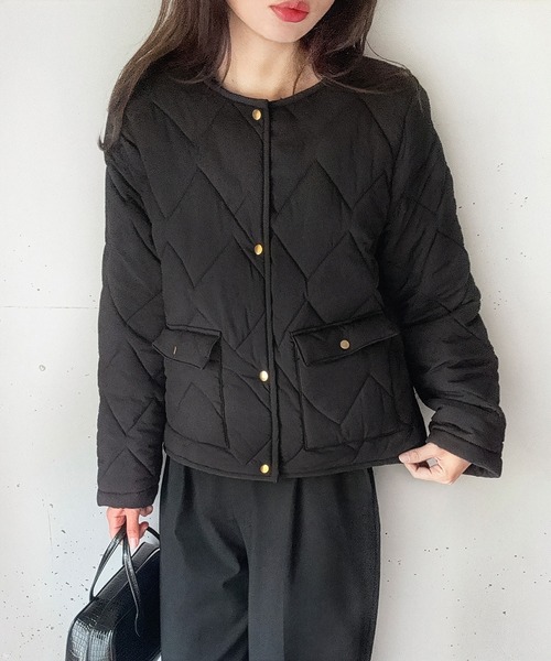 LAUIR(ラウアー)の「金釦キルティングジャケット(ノーカラージャケット・レディース・アイボリー/ブラック/ブラウン・MEDIUM/X-LARGE/LARGE)」の9枚目の写真