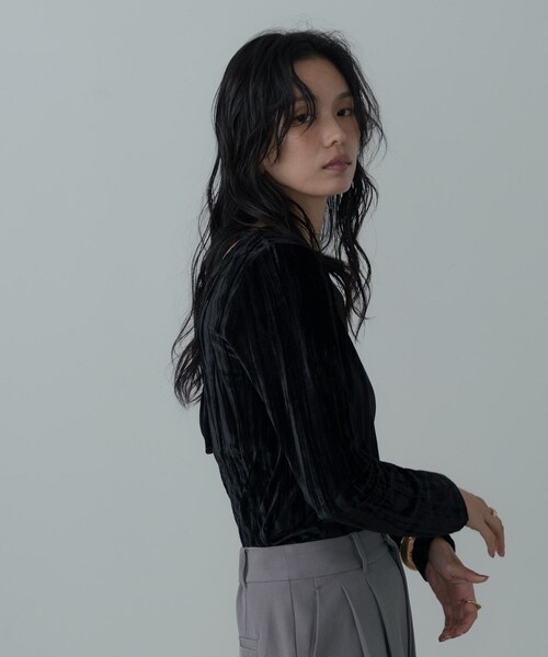 GALLEST(ギャレスト)の「【一部店舗限定】クラッシュベロア2Wayカットソー(Tシャツ/カットソー・レディース・オフホワイト/ブラック/ブラウン系その他・38)」の6枚目の写真