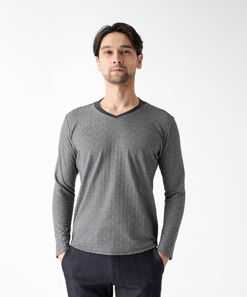 MICHEL KLEIN HOMME (ミッシェルクランオム)の「《日本製》レンガ柄Vネック長袖カットソー(Tシャツ/カットソー・メンズ・ライトグレー/レッド/ダークグレー・MEDIUM/LARGE/X-LARGE)」の2枚目の写真