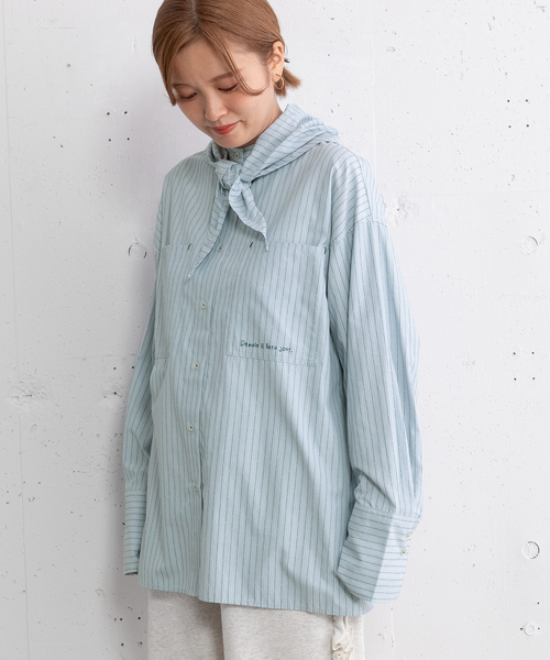 POU DOU DOU（プードゥドゥ）の「ネッカチーフ付きポケットシャツ（シャツ/ブラウス・レディース・ブルー/ライトベージュ/ブラック・M）」の5枚目の写真