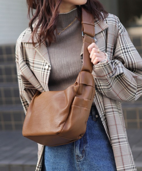 セール】2WAY レザーライクハーフムーンショルダーバッグ（ショルダー