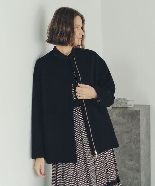 YECCA VECCA（イェッカヴェッカ）の「【国産ウール使用】ノーカラーミドル丈ウールコート（ノーカラーコート・レディース・ブラック/ライトベージュ・FREE）」の2枚目の写真