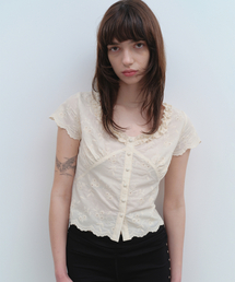 MILLO WOMEN（ミロウーマン）の「Scalloped Lace Blouse [Beige]（シャツ/ブラウス・レディース）」