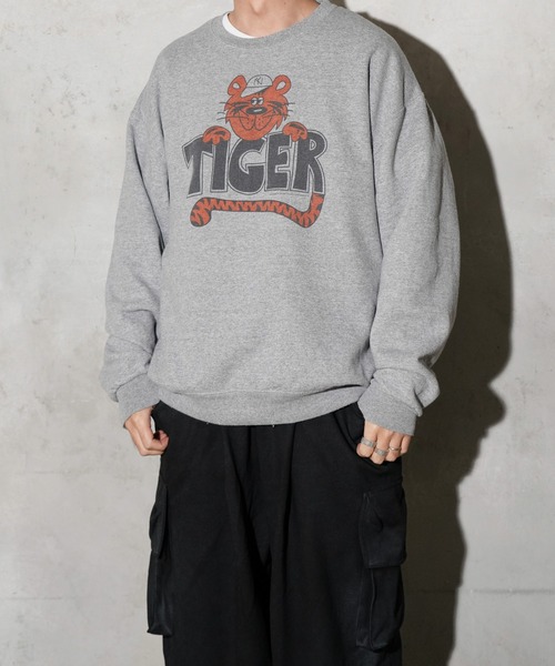 JERZEES(ジャージーズ)の「JERZEES / ジャージーズ TIGER CREW SWEAT タイガー プリント スウェット(スウェット・メンズ・グレー/ライトグレー・LARGE/X-LARGE/XX-LARGE/MEDIUM)」の5枚目の写真