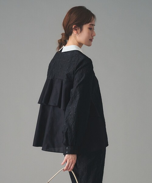UNITED ARROWS(ユナイテッドアローズ)の「GISHA 2トーン ジャガード ブラウス(シャツ/ブラウス・レディース・ネイビー/ダークグレー・38/36)」の2枚目の写真
