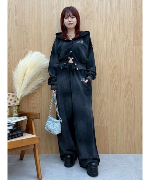 EVRIS（エヴリス）の「パウダースウェットワイドパンツ【セットアップ着用可能】（スウェットパンツ・レディース・アイボリー/ブラック/レッド/ブラウン・FREE）」の14枚目の写真