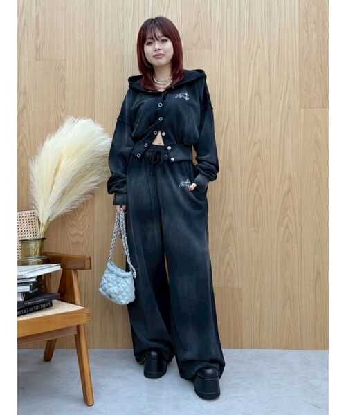 EVRIS（エヴリス）の「パウダースウェットワイドパンツ【セットアップ着用可能】（スウェットパンツ・レディース・アイボリー/ブラック/レッド/ブラウン・FREE）」の15枚目の写真