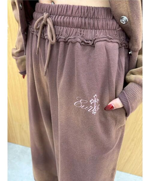 EVRIS（エヴリス）の「パウダースウェットワイドパンツ【セットアップ着用可能】（スウェットパンツ・レディース・アイボリー/ブラック/レッド/ブラウン・FREE）」の18枚目の写真