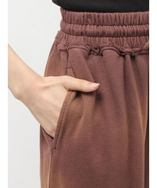 EVRIS（エヴリス）の「パウダースウェットワイドパンツ【セットアップ着用可能】（スウェットパンツ・レディース・アイボリー/ブラック/レッド/ブラウン・FREE）」の16枚目の写真