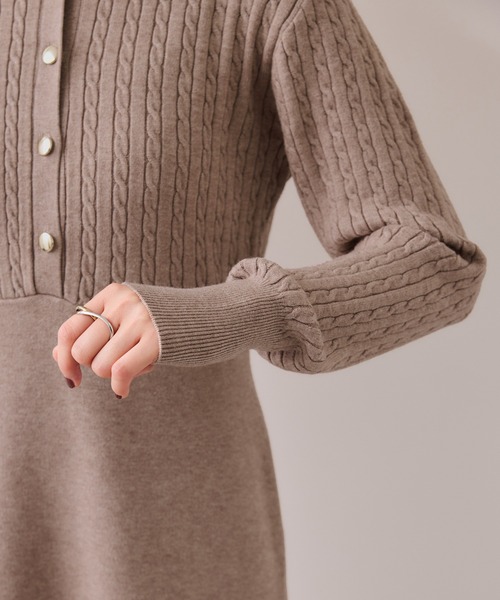 VIS（ビス）の「ポロケーブルモチモチニットワンピース（ワンピース・レディース・オフホワイト/ネイビー/ベージュ系その他・FREE）」の6枚目の写真