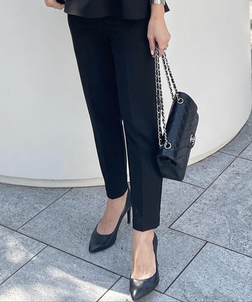 ST.ROONEY(セントルーニー)の「テーパードタックパンツ【低身長・小柄女性向け】(その他パンツ・レディース・ベージュ/ネイビー/ブラック・XS)」の2枚目の写真